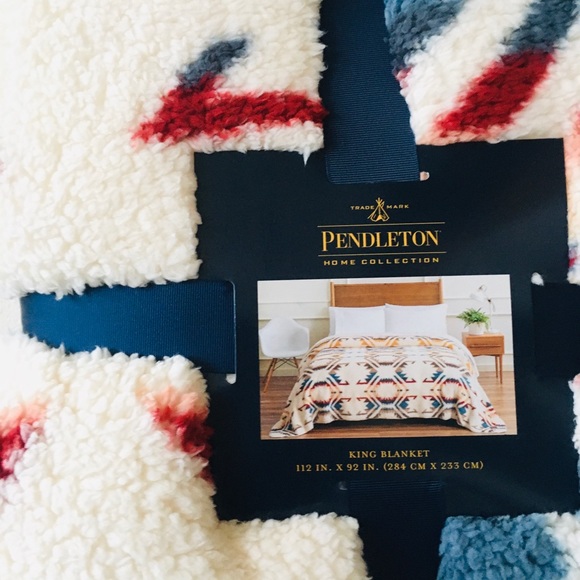 SOLD NWT Pendleton King Sherpa Blanket - Picture 4 of 5
